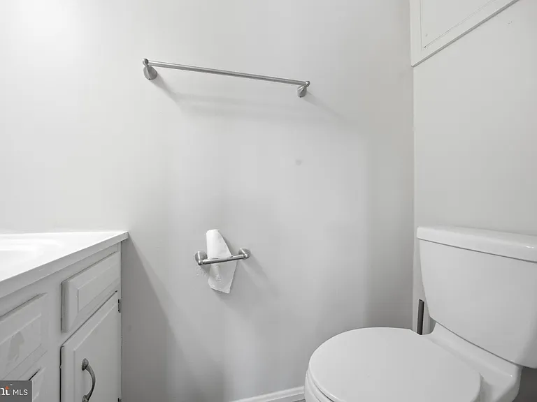 1935 Pohick Creek Ct — Photo 19
