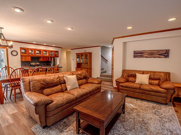 7102 Bear Ave