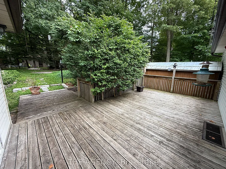 323 Waratah Ave — Photo 47