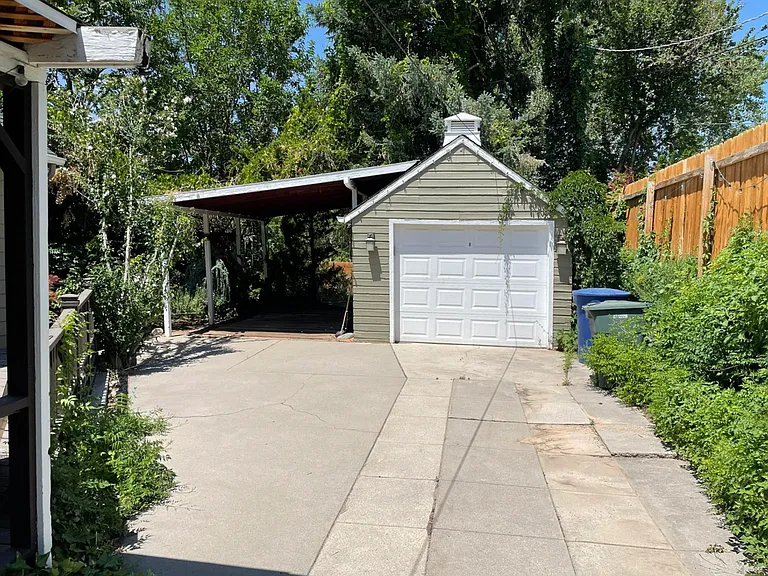 1323 E Logan Ave — Photo 10