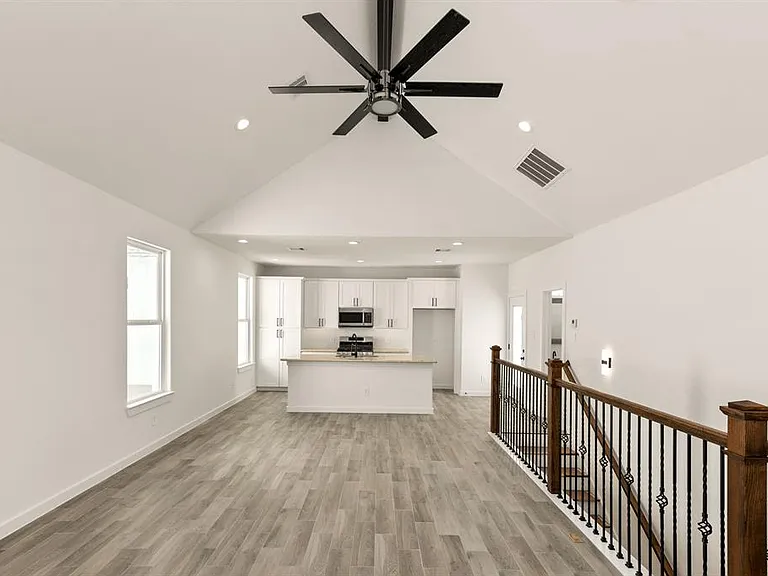 4705 Idaho St — Photo 15
