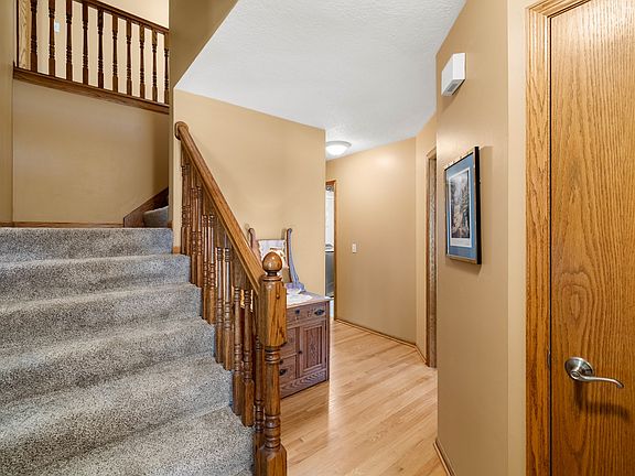 3rd image of 1406 NW Parkridge Pl