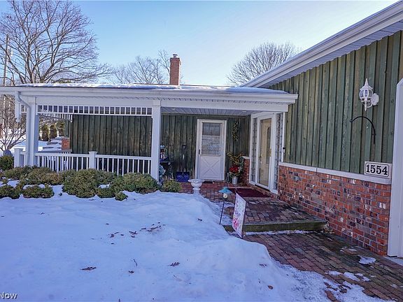 3rd image of 1554 Woods Rd