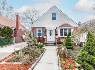 208 Wellington Rd, Elmont, NY 11003