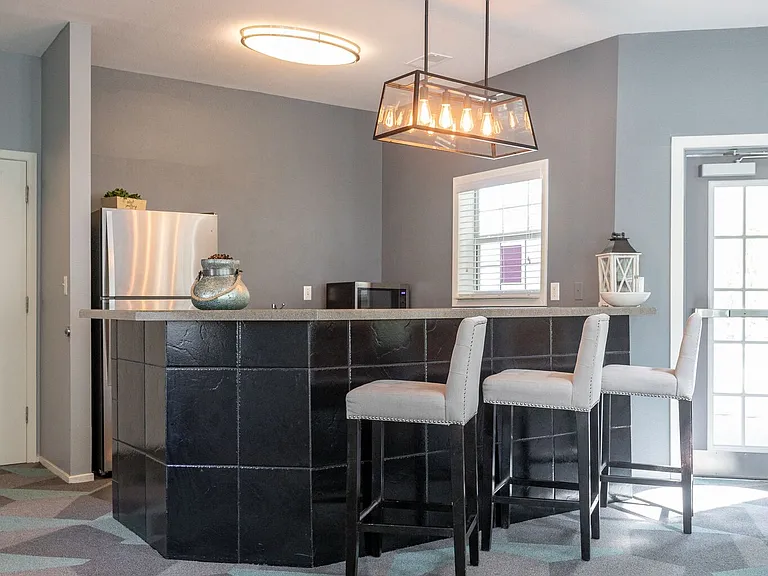 Arbor Club Apartments - Ann Arbor, MI — Photo 17