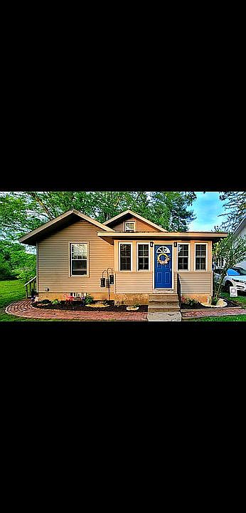 1st image of 128 Maple Blvd