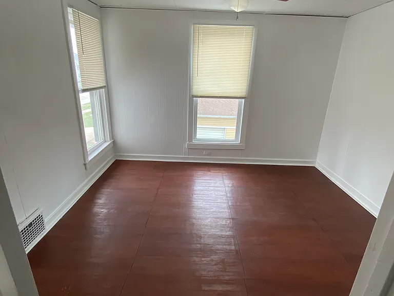516 Hickory St — Photo 4