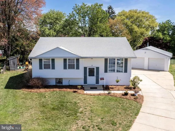 7 Cherry Hill Ct, Glyndon, MD 21136