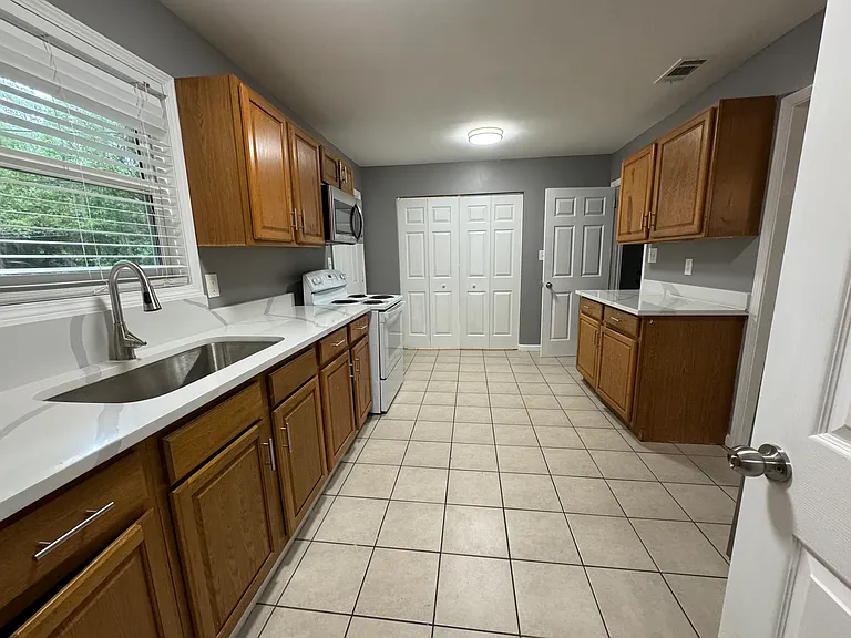 3609 Oakland Dr — Photo 9