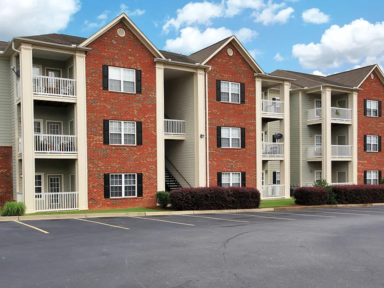 Rocky Creek Apartments — Photo 5