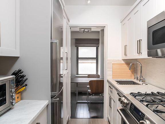 5th image of 140 E 56th St APT 3A