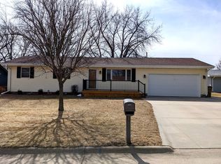 1912 G St, Aurora, NE 68818