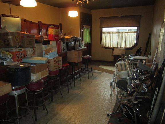 5th image of 1064 Lincoln St