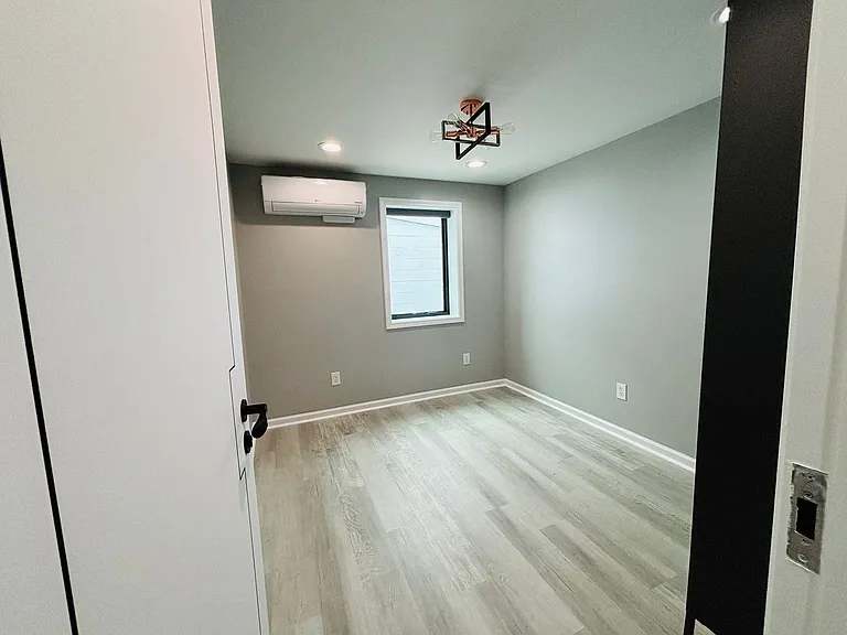 424B N Main St — Photo 8