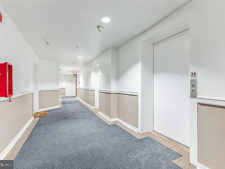 1025 N Madison St #105 — Photo 11
