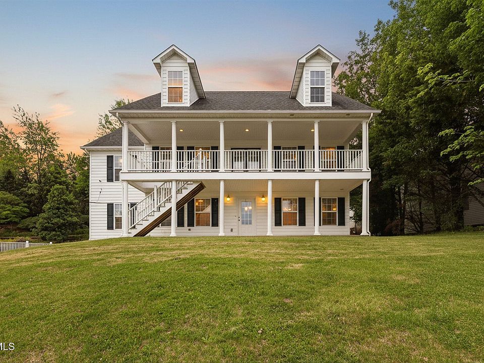 1st image of 157 Stoneybrook Dr