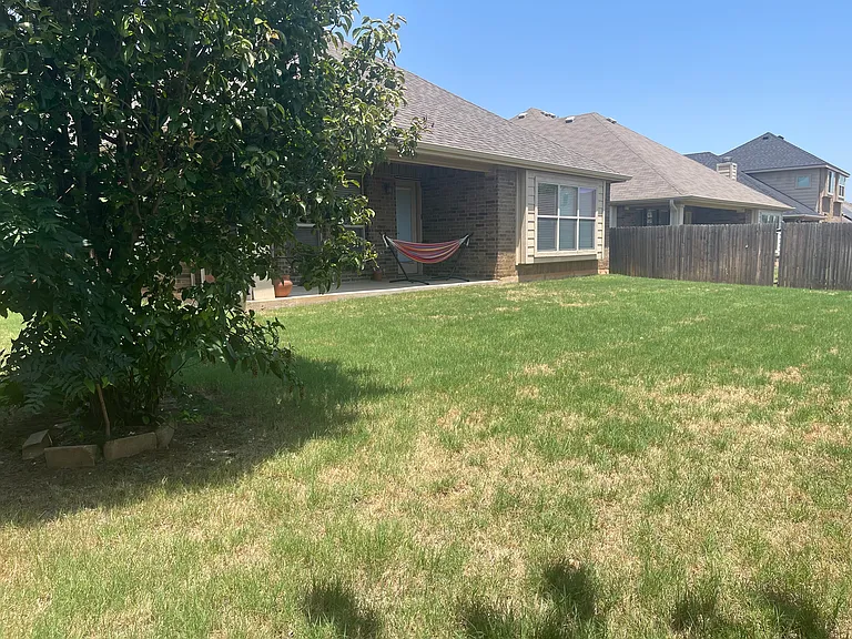 616 Brooks St — Photo 21