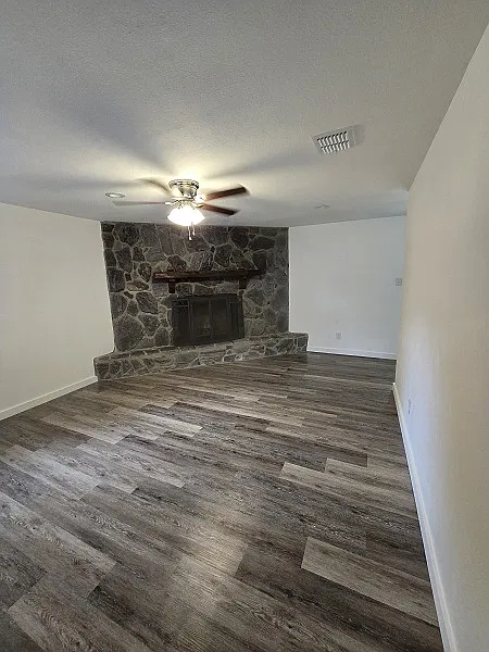 1 bed, 900 sqft, $1,000 — Photo 3