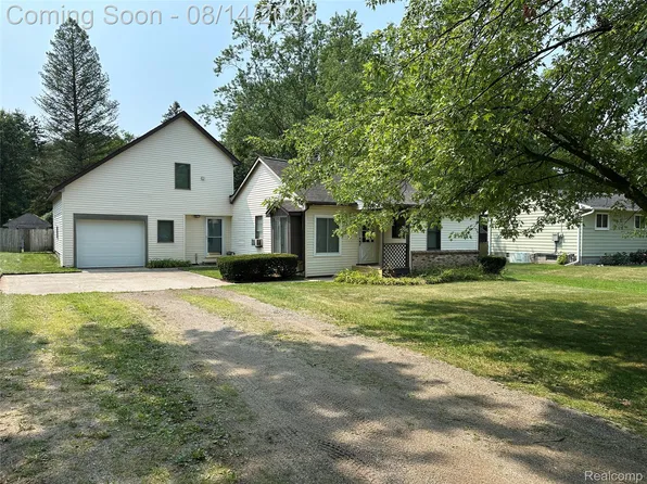603 Heights Rd, Lake Orion, MI 48362