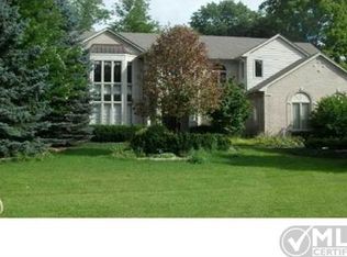 3688 Cedar Shake Dr, Rochester Hills, MI 48309