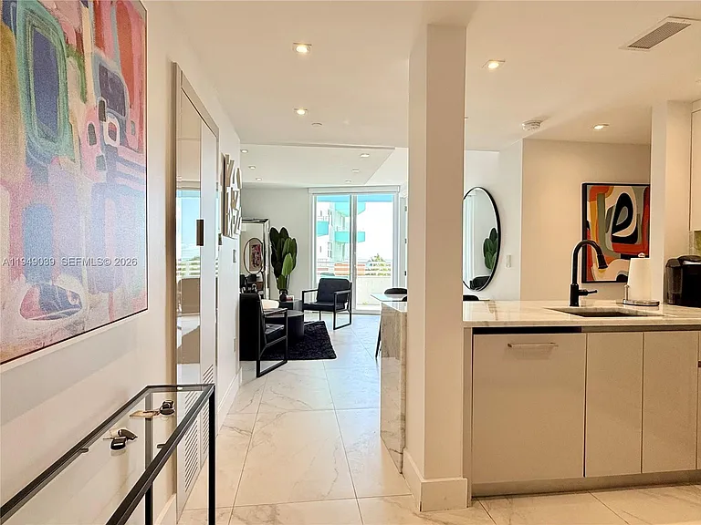 225 Collins Ave #6J — Photo 16