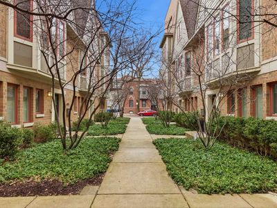 3149 N Honore St, Chicago, IL, 60657