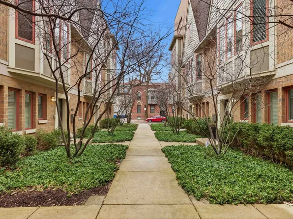 3149 N Honore St, Chicago, IL 60657