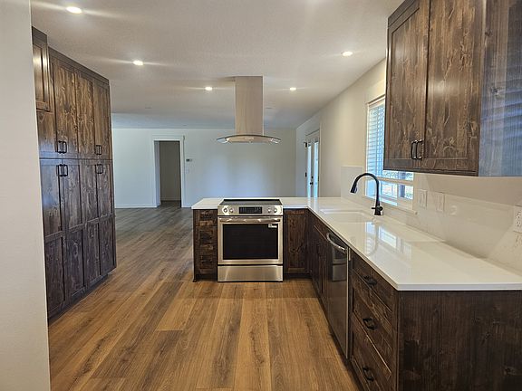 2nd image of 20305 Butteville Rd NE