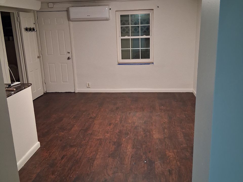 2nd image of 3841 Bailey Ave #1