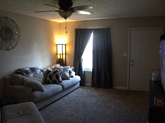 Living Room (Entry) 2