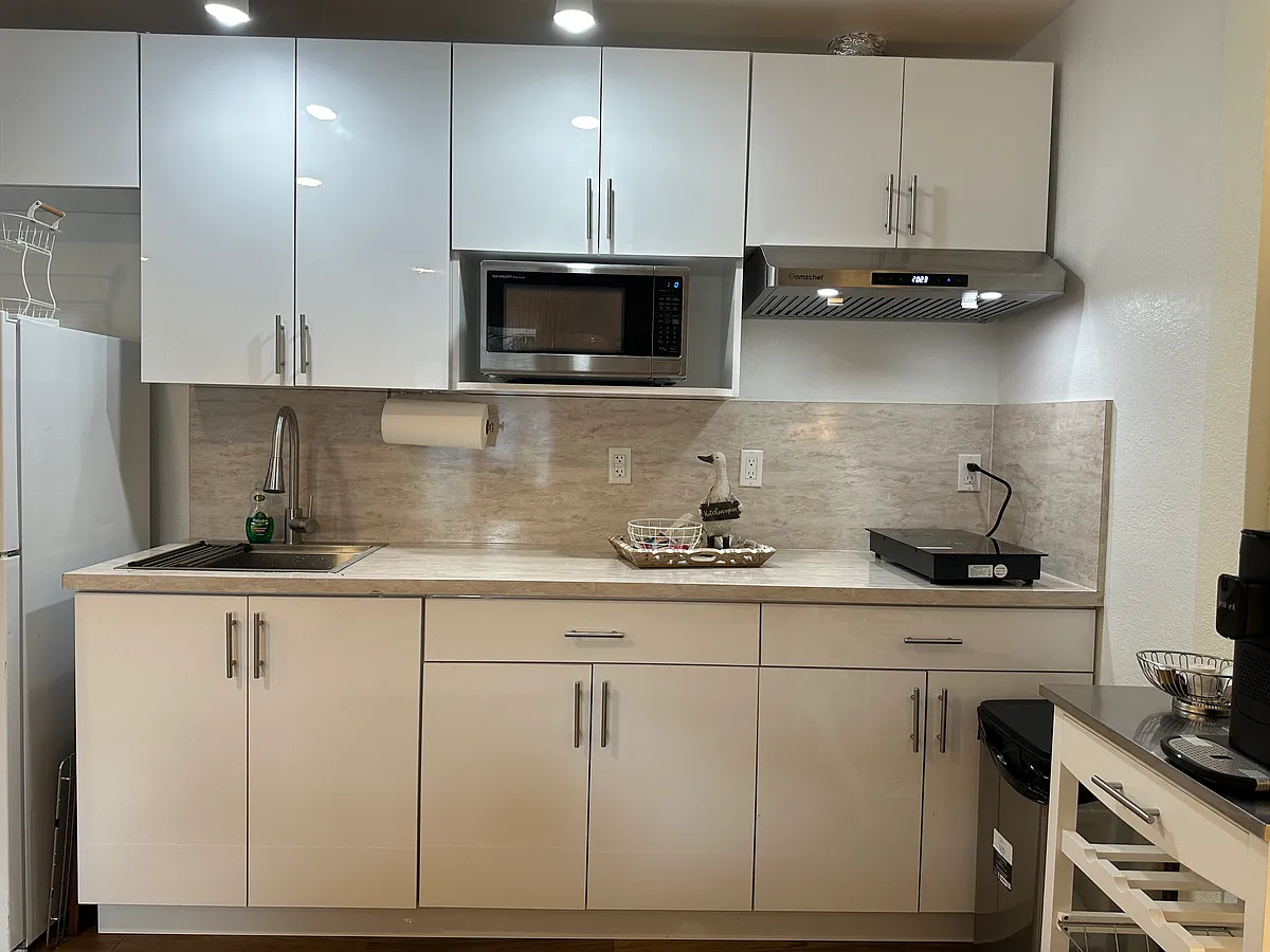 Building Photo - 6222 Rodgers Ave #1