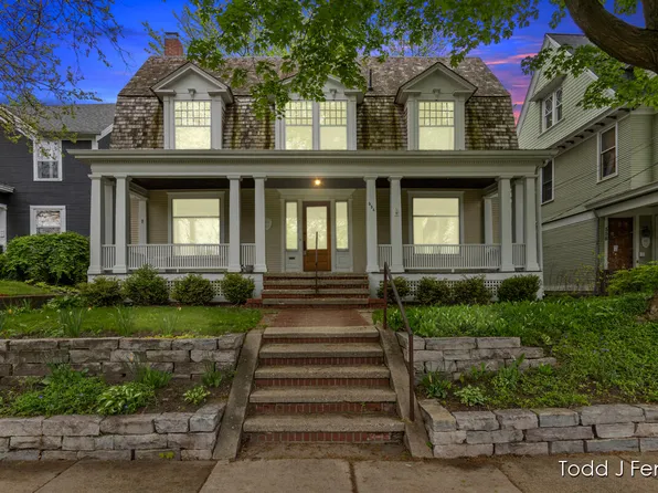 554 Madison Ave SE, Grand Rapids, MI 49503