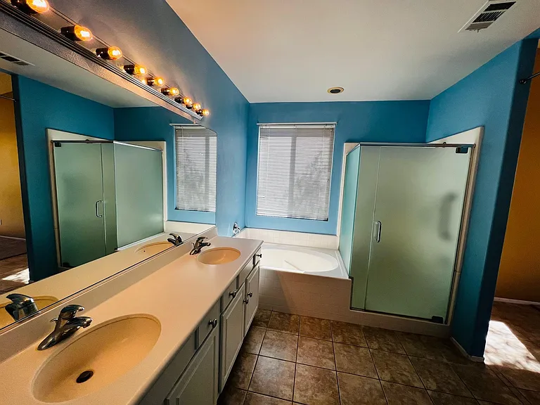 5552 Las Brisas Ter — Photo 11