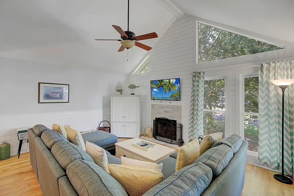 3 bed, 1467 sqft, $7,500 — Photo 1