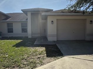 647 SE 13th Pl, Cape Coral, FL 33990