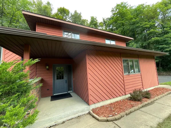 214 Michaelwood Dr, Winona, MN 55987