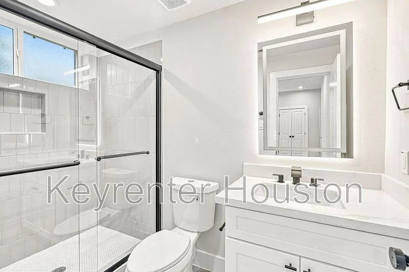 3 bed, 3.0 bath — Photo 4