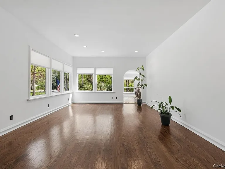 19 Frost Creek Dr — Photo 8
