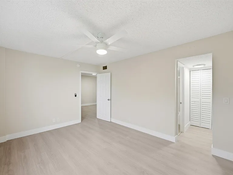 9430 Poinciana Pl #409 — Photo 25