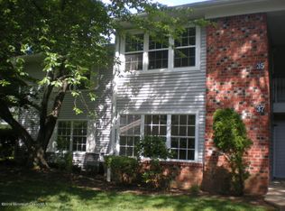 37 Hogan Ln, Red Bank, NJ 07701