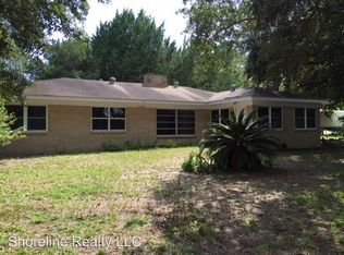 1216 Harbor Rd, Ocean Springs, MS 39564