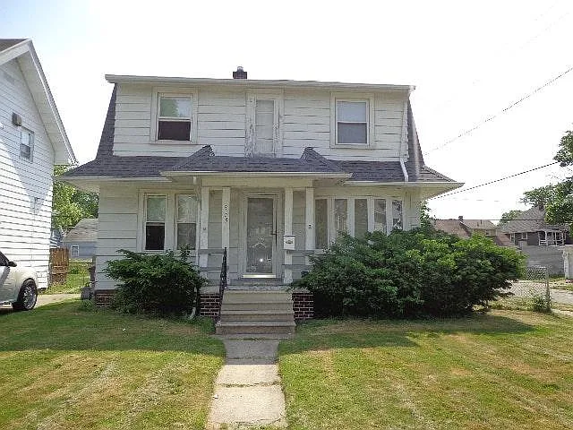 3 bed, 1.5 bath, 1200 sqft, $1,200 — Photo 2