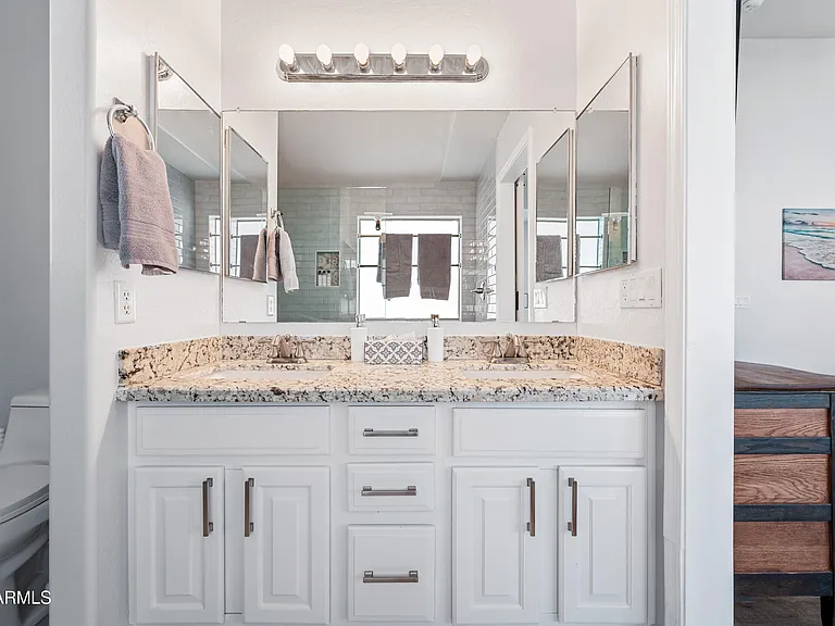 3228 E Sandy Way — Photo 30