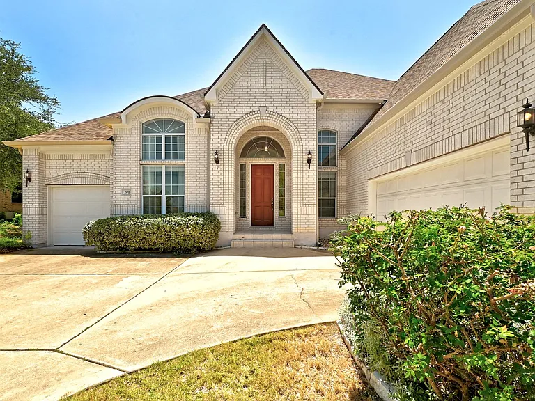 201 Varco Dr — Photo 3