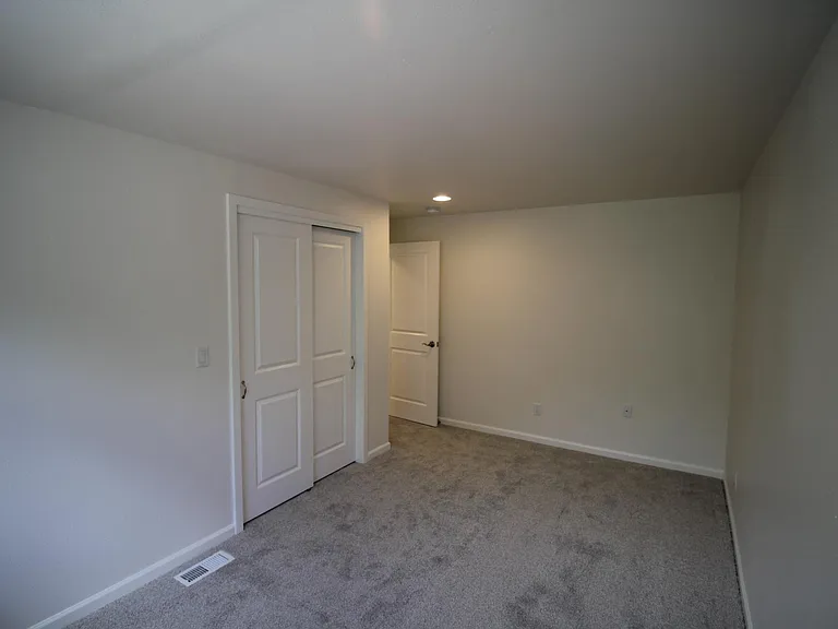 120 Pioneer Dr — Photo 11