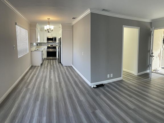 5th image of 11006 Kling St