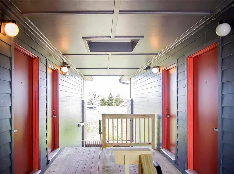 De Tonty Street Apartments — Photo 16