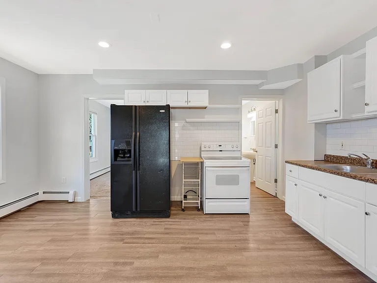 19 Maple Ave #19A — Photo 3