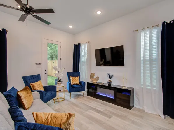 1616 Benson St, Houston, TX 77020