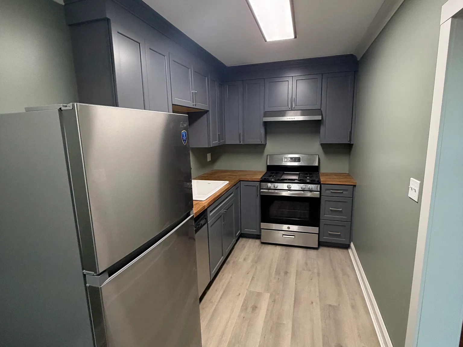 Studio, $1,200 — Photo 1